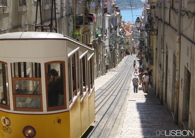 street tram